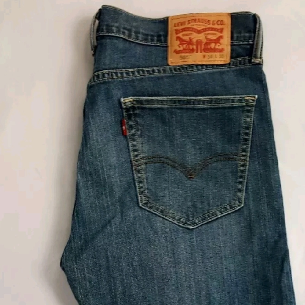 Levis 505 Men 34/30 Straight Leg  Loose Fit